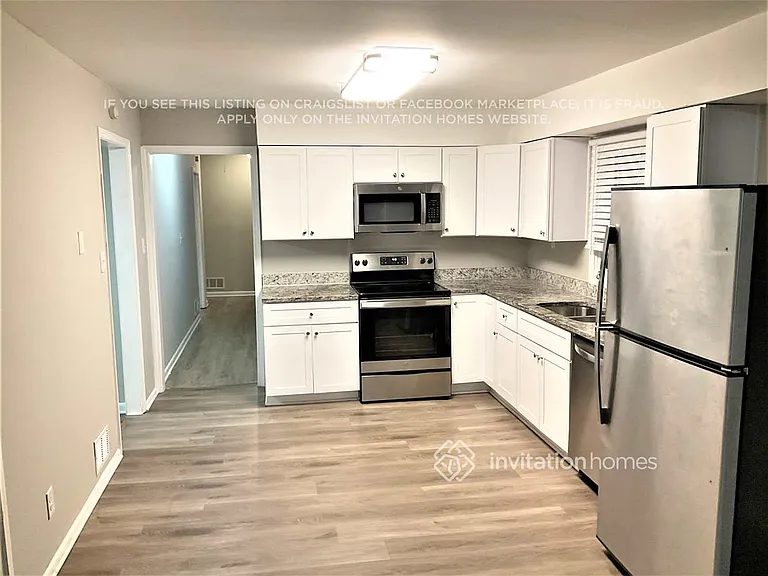 2813 Battlecrest Dr — Photo 3