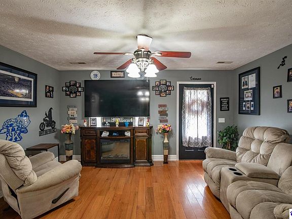 3rd image of 454 Sugar Branch Rd