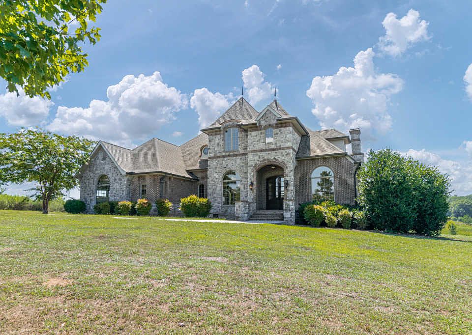 1st image of 304 Blueberry Dr