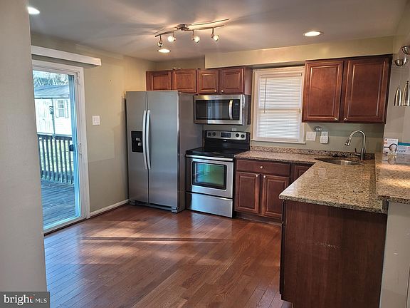 4th image of 7203 Aquinas Ave