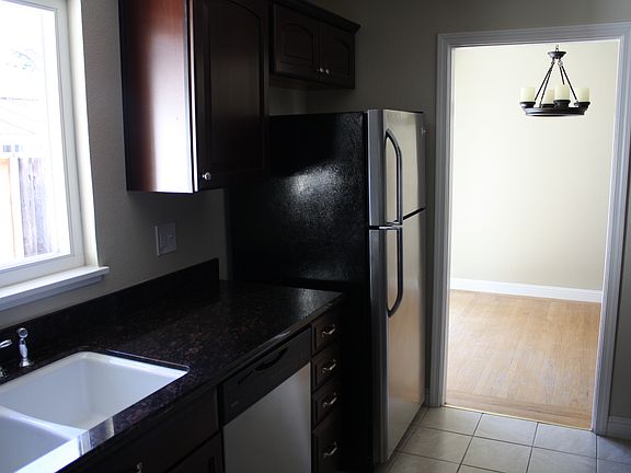 5th image of 2108 Santa Cruz Ave