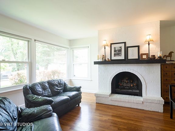 2nd image of 252 N Mozart St