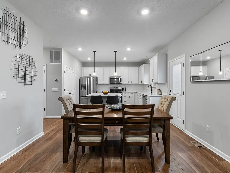 64 Brewster Dr — Photo 8