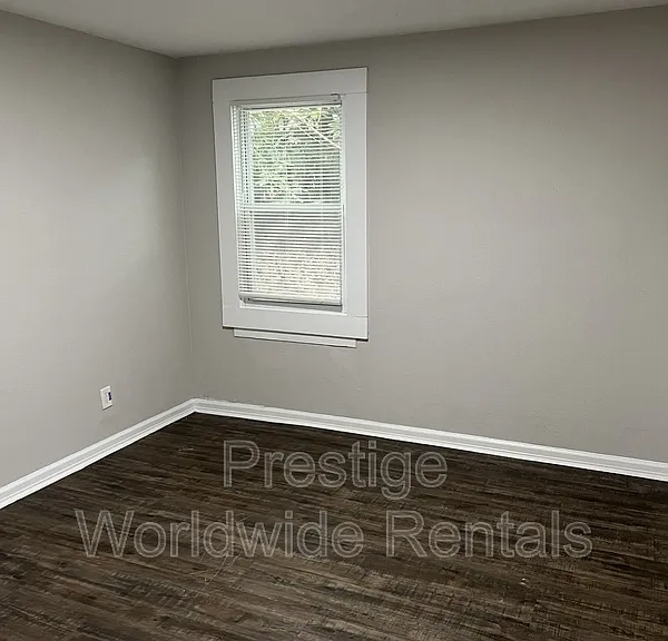 3028 Meade St — Photo 6