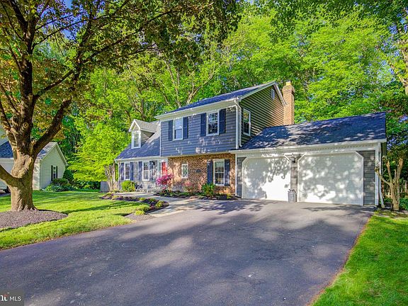 2nd image of 9518 Heathwood Ct