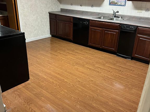 2nd image of 411 Euclid Ave #411
