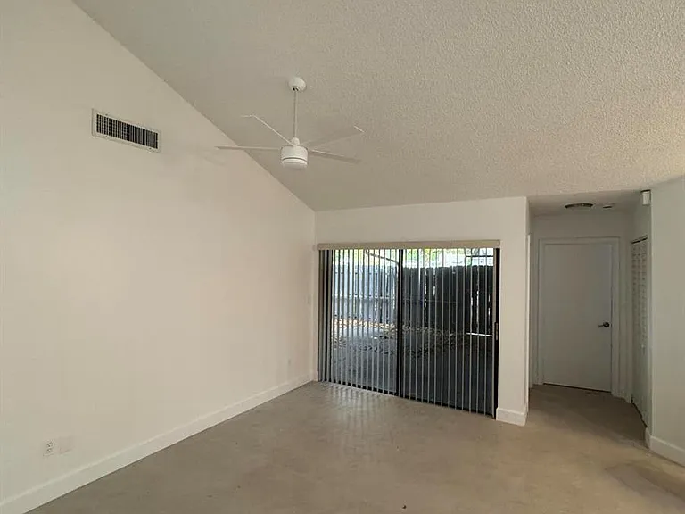 1148 Summit Trail Cir — Photo 6