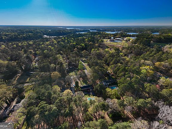 3rd image of 217 Baywood Cir