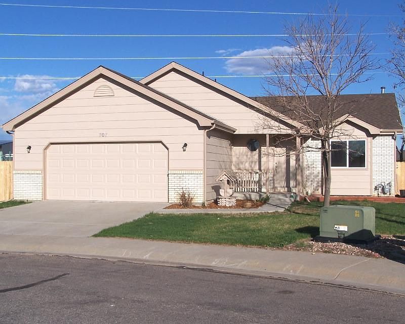 1st image of 707 Kenosha Ct