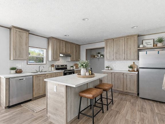 5th image of 203 Lakanwood Ln