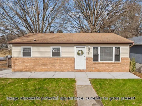 427 Dewey St, Kernersville, NC 27284