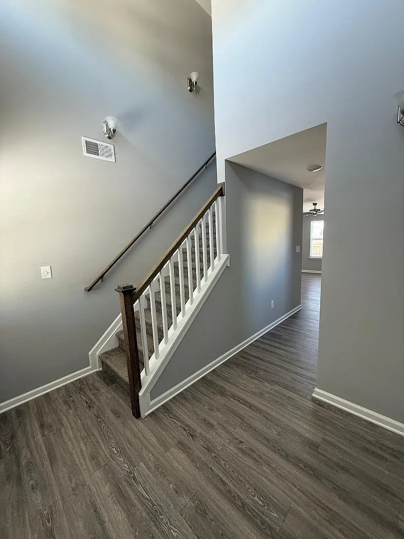 4 bed, 2.5 bath, 1695 sqft, $2,275 — Photo 3
