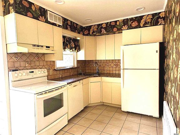 2nd image of 3933 New York Ave