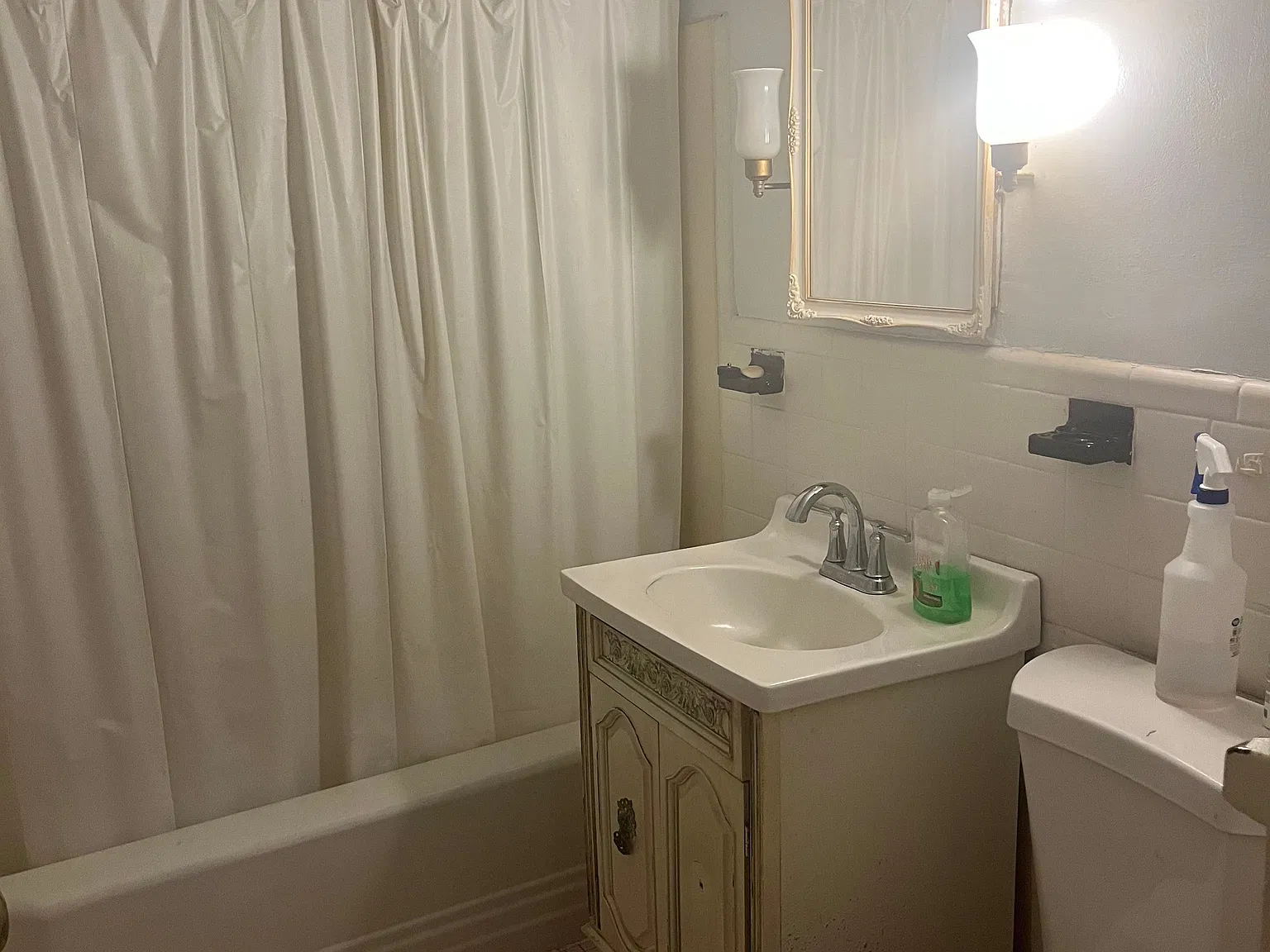 Room for rent in great location with flexible lease options (short-term, mid-term or long-term le... — Photo 2