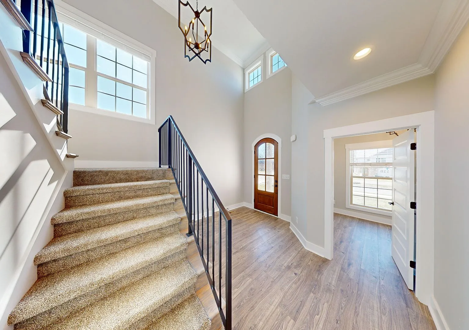 1061 Veridian Drive — Photo 2