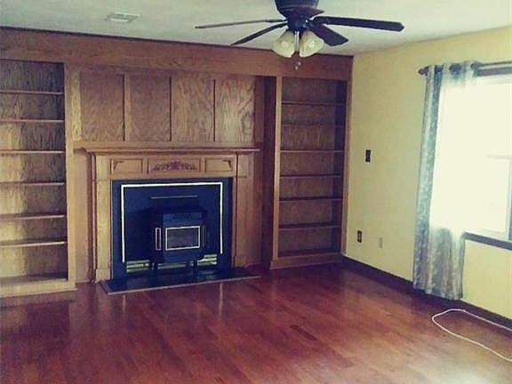 3rd image of 1892 Eastborne Dr