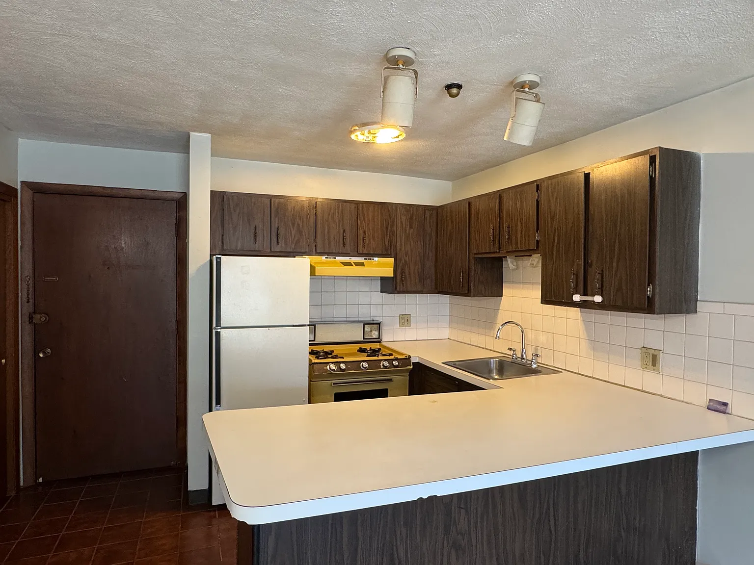 1 bed, 610 sqft, $2,300 — Photo 4