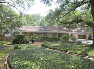 4815 Maple St, Bellaire, TX 77401