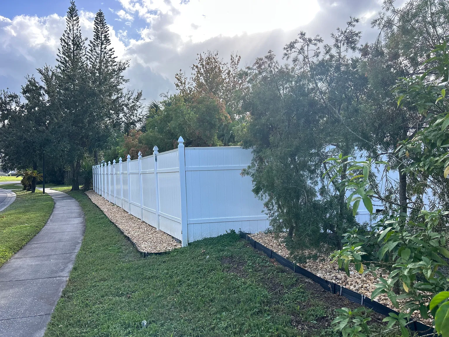 4 bed, 2000 sqft, $3,150 — Photo 2