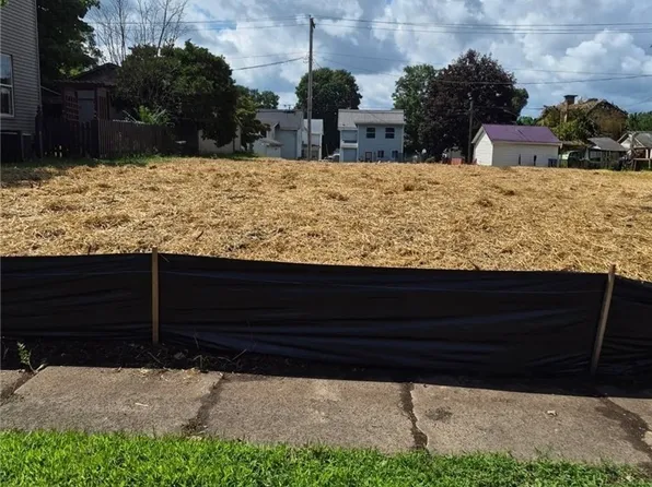 309 S 10th St, Coshocton, OH 43812