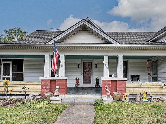 2nd image of 303 Coleridge Rd