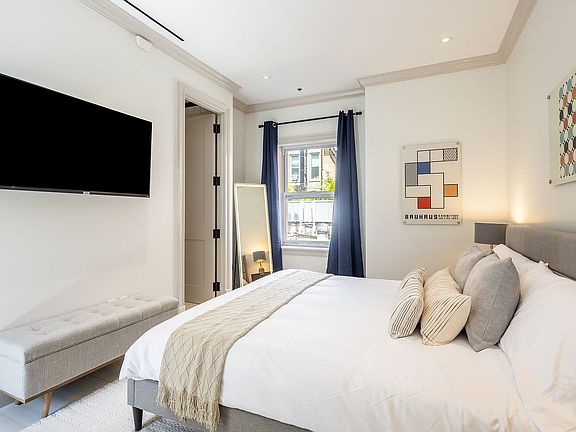 4th image of 808 Lexington Ave #A3