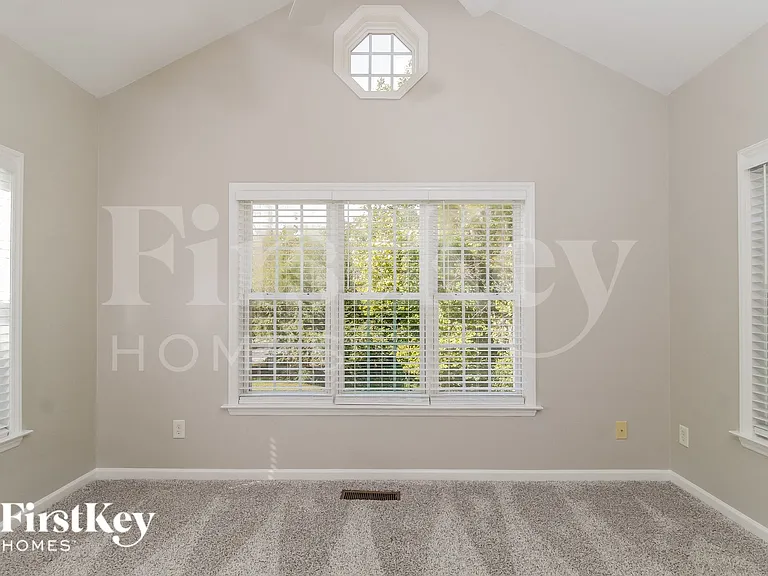 6590 Lake Dale Way — Photo 10
