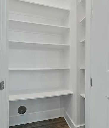 3rd image of 1006 Bayou Woods Dr