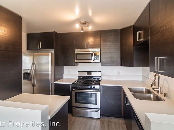5th image of 3030 Montrose Ave APT 214