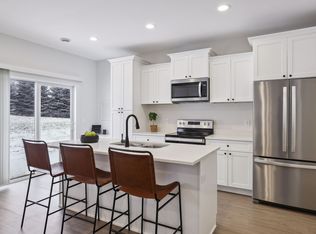 612 Franklin St, Roberts, WI 54023