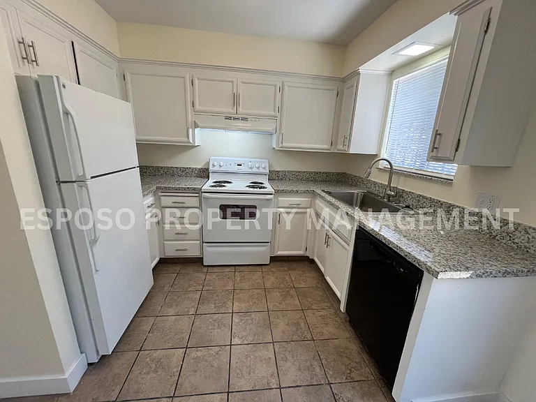 3318 E Sierra Madre Ave #C — Photo 10