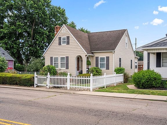 4th image of 694 Orange St