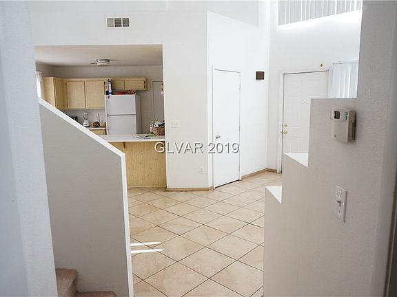 3rd image of 1667 Lovebird Ln