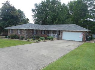 1957 Lakeshore Dr, Madisonville, KY
