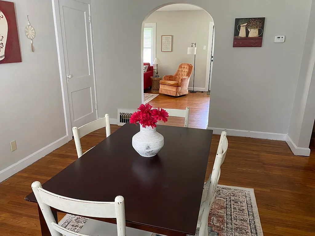 Peaceful Palette - desks, new appliances, yard — Photo 4