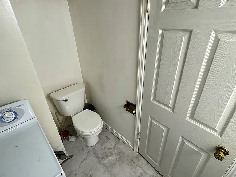 1019 E 400 S — Photo 6