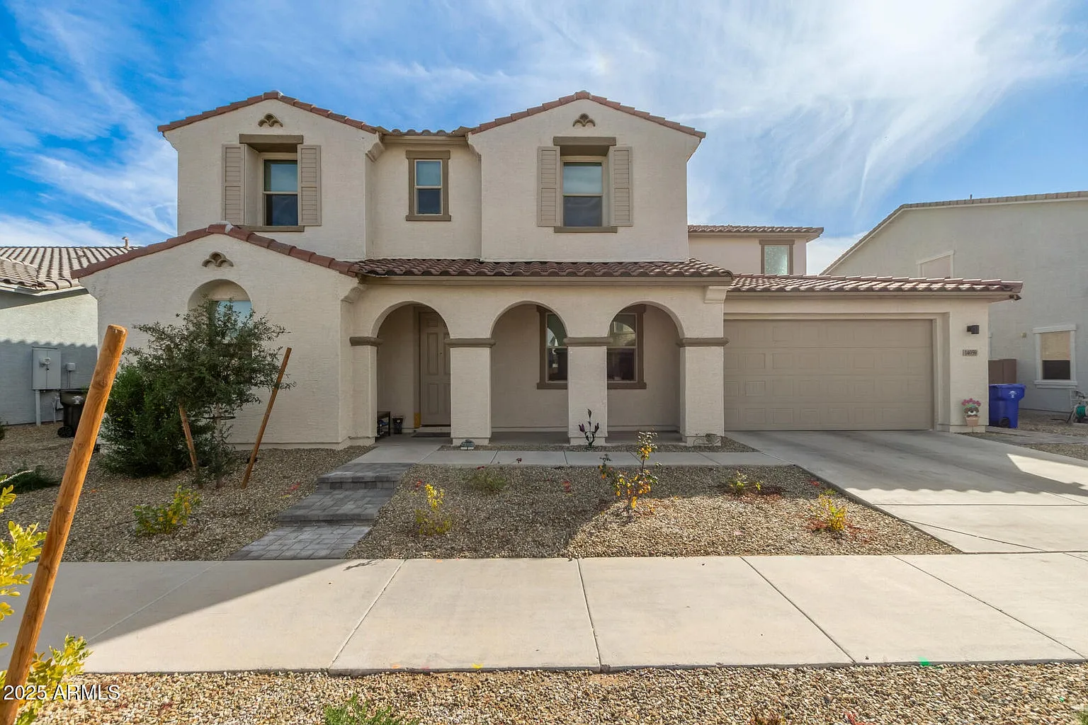 5 bed, 4.5 bath, 4576 sqft, $3,500 — Photo 2