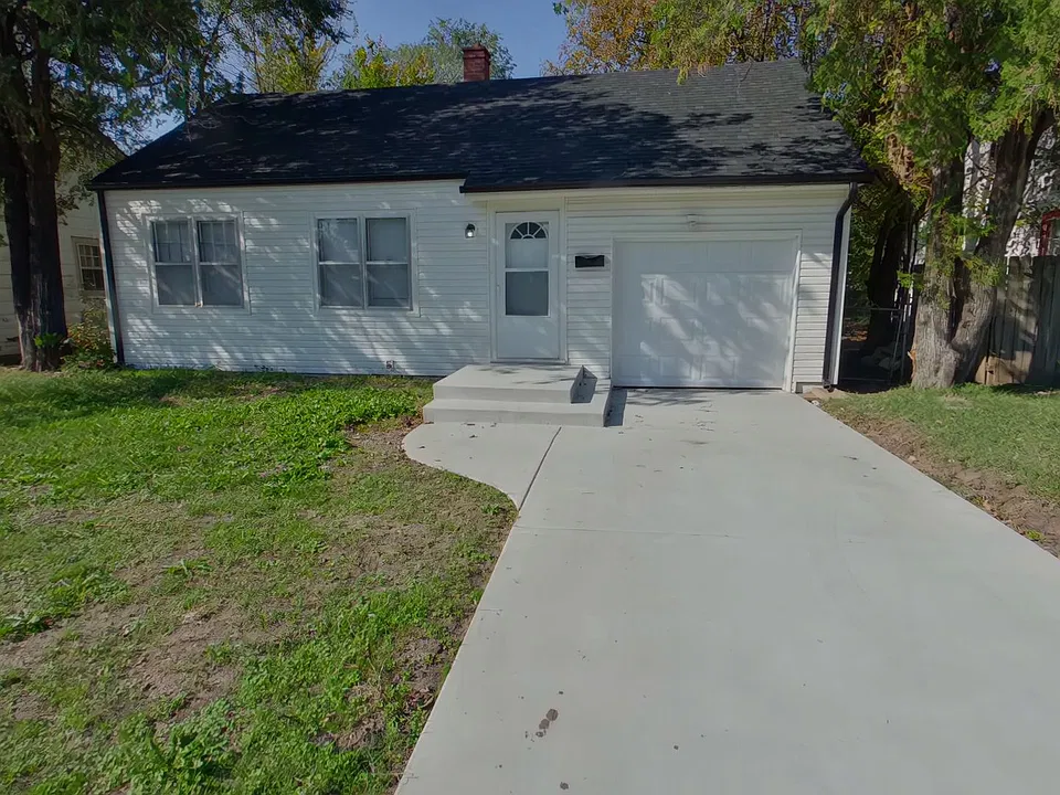 633 N Harding Ave