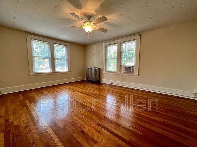 19 Saluda St #4 — Photo 3