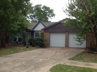 604 Silver Medal Dr, Moore, OK 73160