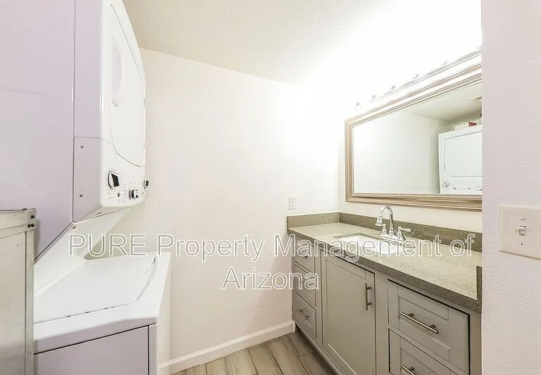 8842 N 8th St #103 — Photo 9