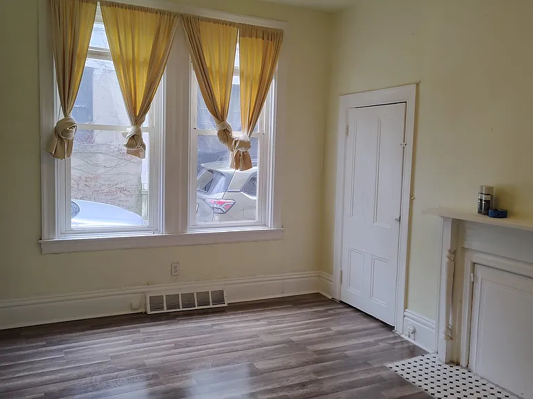 7032 Thomas Blvd — Photo 5