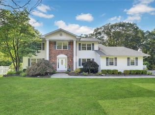 55 Newport Dr, Nanuet, NY 10954