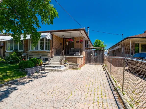 189 Sentinel Rd, Toronto, ON M3J 1T7