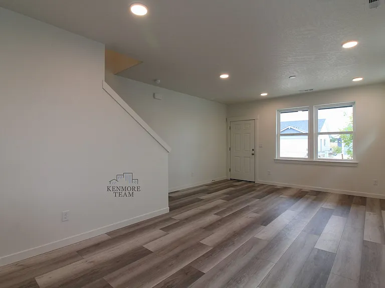 366 Aeon Dr — Photo 7