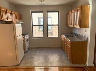 32-41 45th St #1R, Astoria, NY 11103