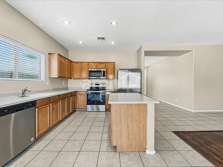2548 W Spencer Run — Photo 3