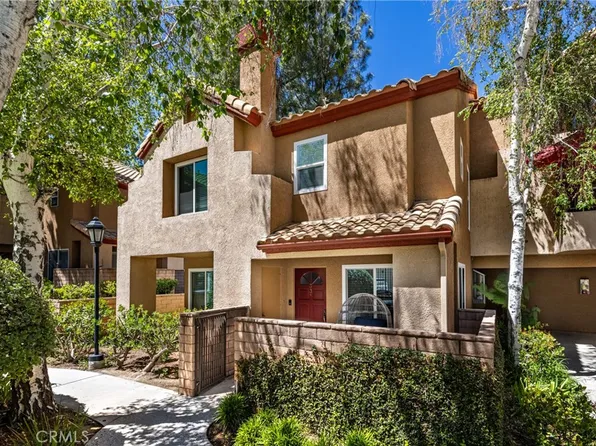 22701 Copper Hill Dr Unit 33, Santa Clarita, CA 91350