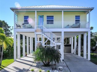 15804 2nd St E, Redington Beach, FL 33708