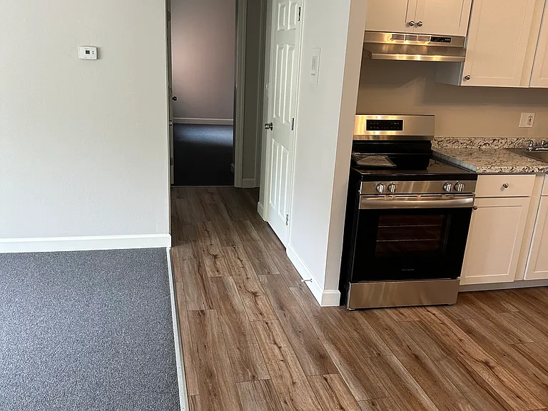 607 Burritt St #203 — Photo 8